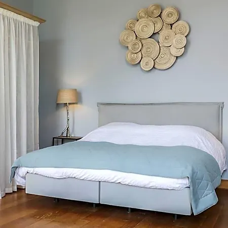 فندق مبيت وإفطار Domaine Mielmont 4*